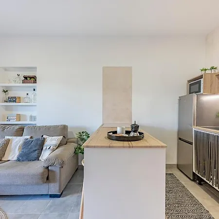 Golden Mile Getaway, Garden View, Pool & Comfort Marbella